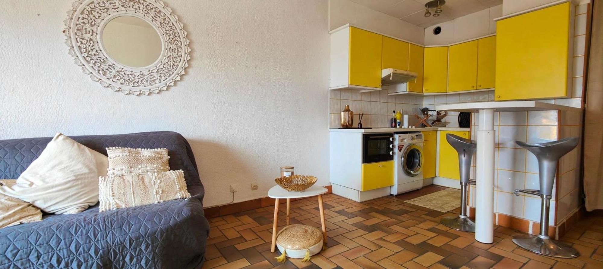 Apartment Charming Beachfront In Frejus